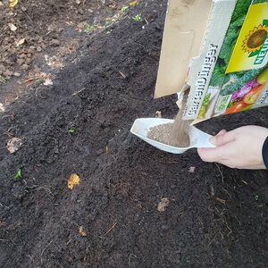 NEUDORFF Azet Puutarhalannoite 1 kg