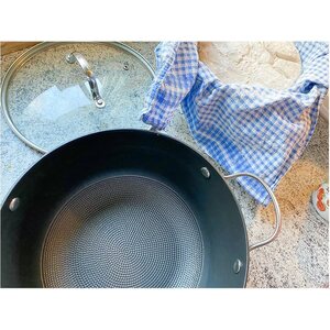 Satake Valurautainen haudutuspata 24 cm